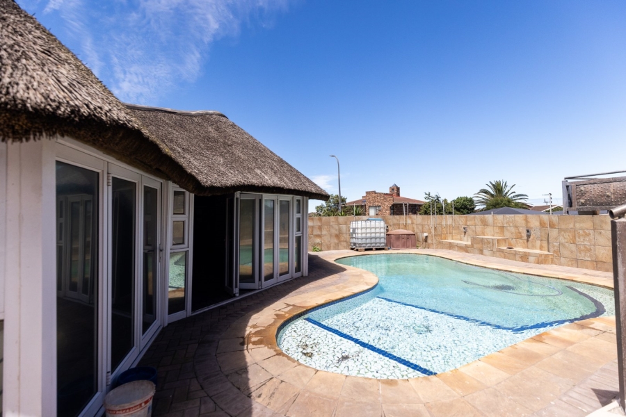 4 Bedroom Property for Sale in Bluewater Bay Eastern Cape